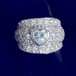 Size 7 ladies zirconia costume ring, Sterling silver 925